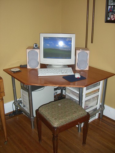 Corner DIY Pipe Desk