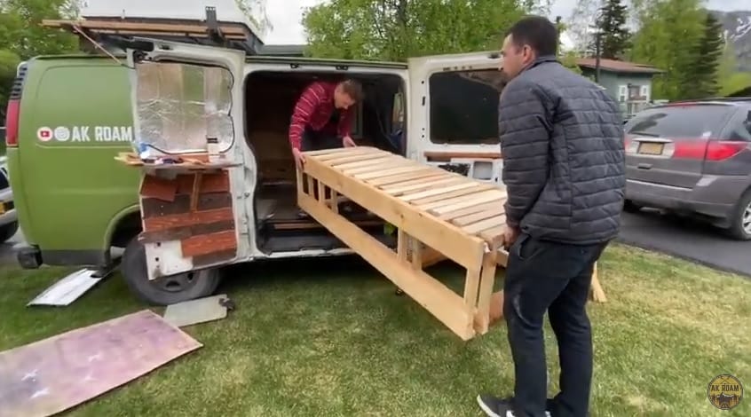 DIY Bed with Pallets for Camping