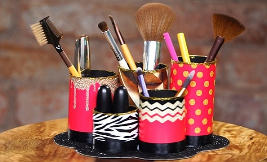 DIY Makeup Brush Holder From a Toilet Paper Tube