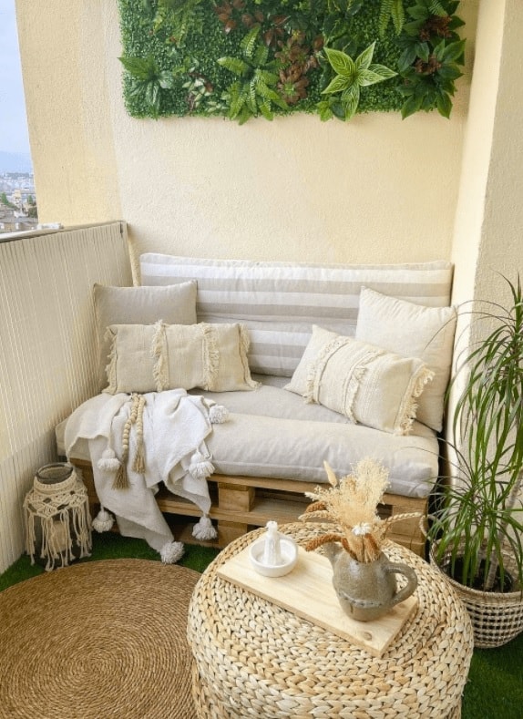 DIY Outdoor Sofa Plans for a Shabby Chic Look