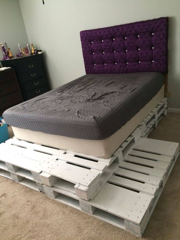 DIY Tufted Pallet Bed