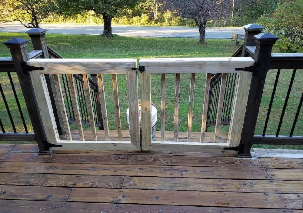 17 DIY Deck Gate Plans That Will Make Your Life Easier