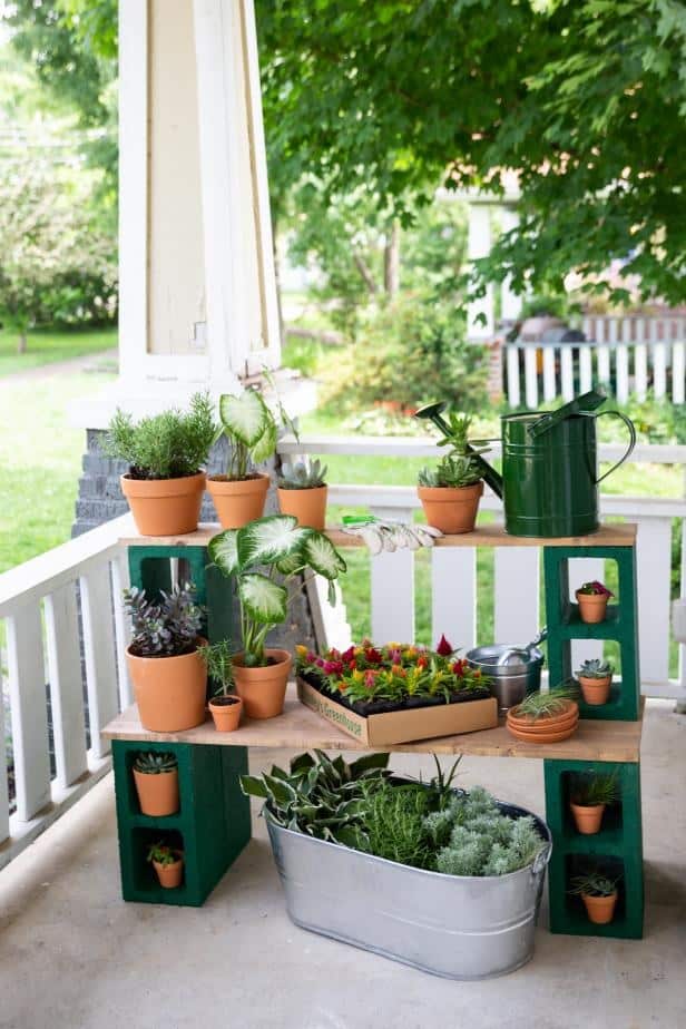 Make a DIY Planter with Cinder Blocks and Sheets of Wood