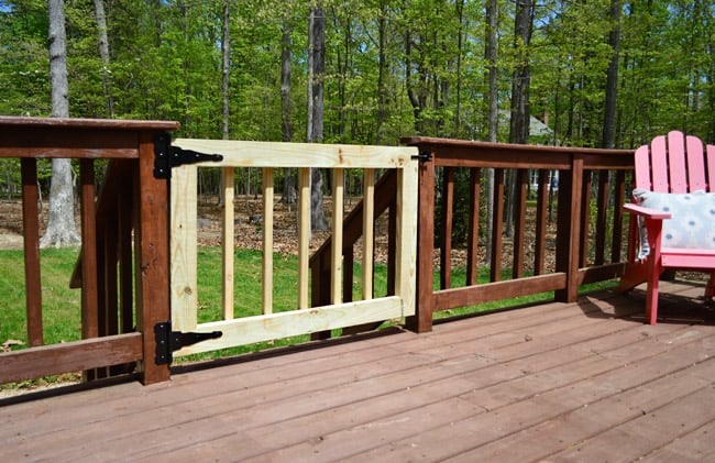 17 DIY Deck Gate Plans That Will Make Your Life Easier