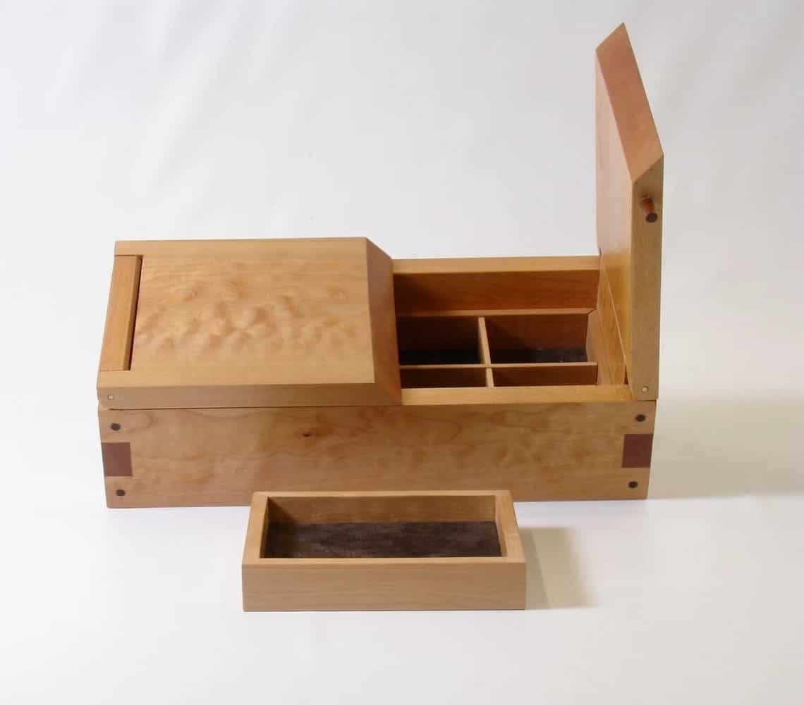 Ring Boxes with Hidden Compartments