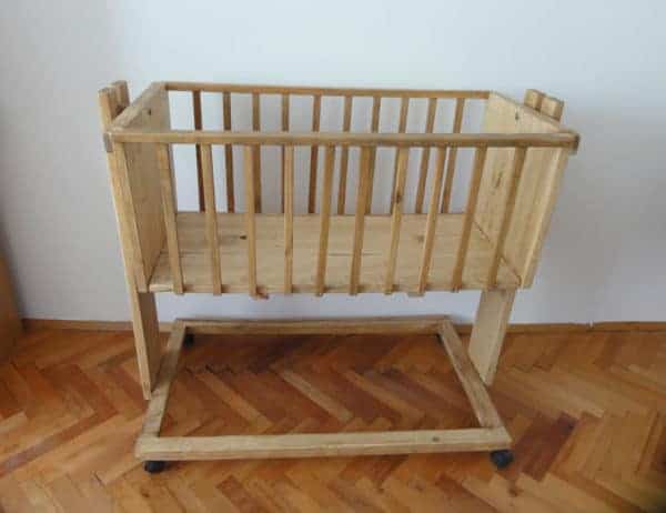 Sturdy Pallet Wood Bassinet