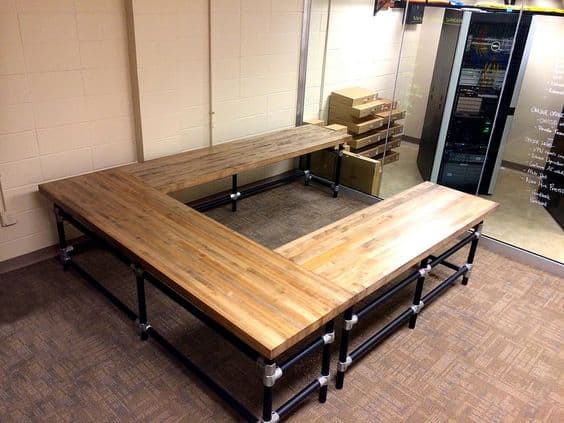 U-Shaped Pipe Desk