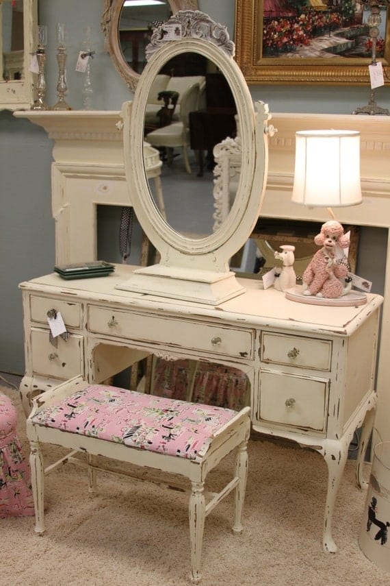 A Shabby Chic Makeup Vanity Table