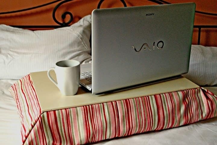 Cheap Diy Lap Desk Ideas Made From Old Tray Cover It With Fabric