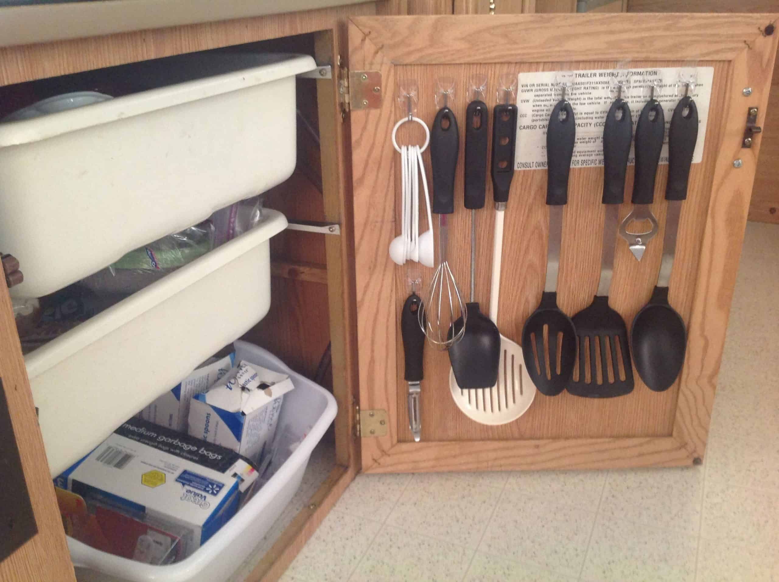 Command Hook To Store Kitchen Utensil