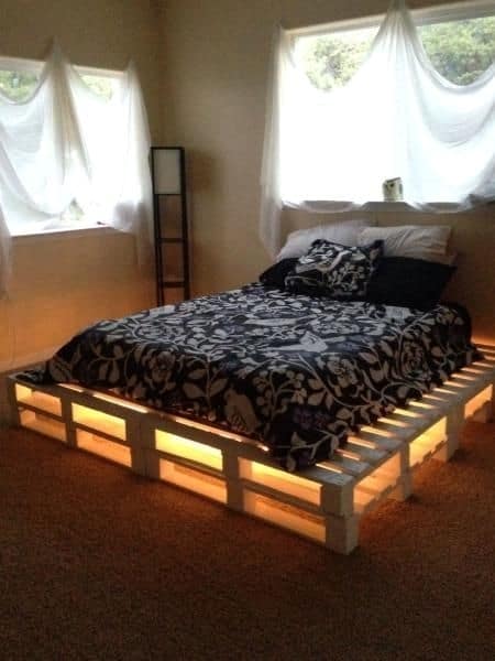 Diy Pallet Beds With Lights