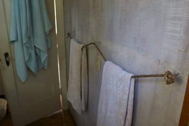 Diy Towel Rack From Natural Rope
