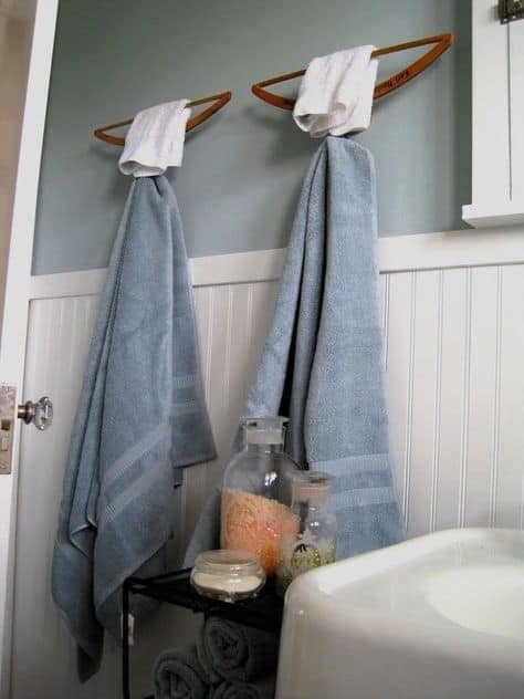 Diy Towel Racks Made From Hangers
