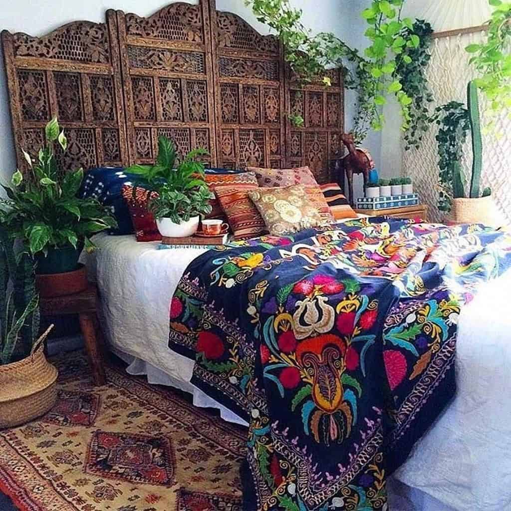 Dramatic Bohemian Bedroom Ideas