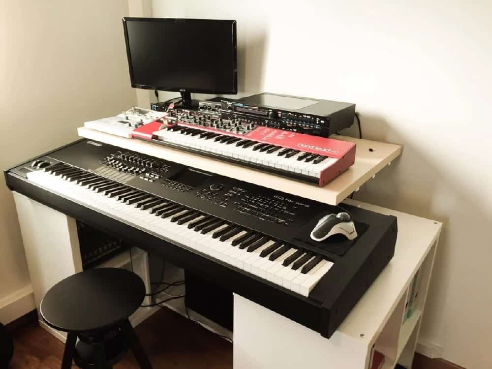 floating studio desk idea