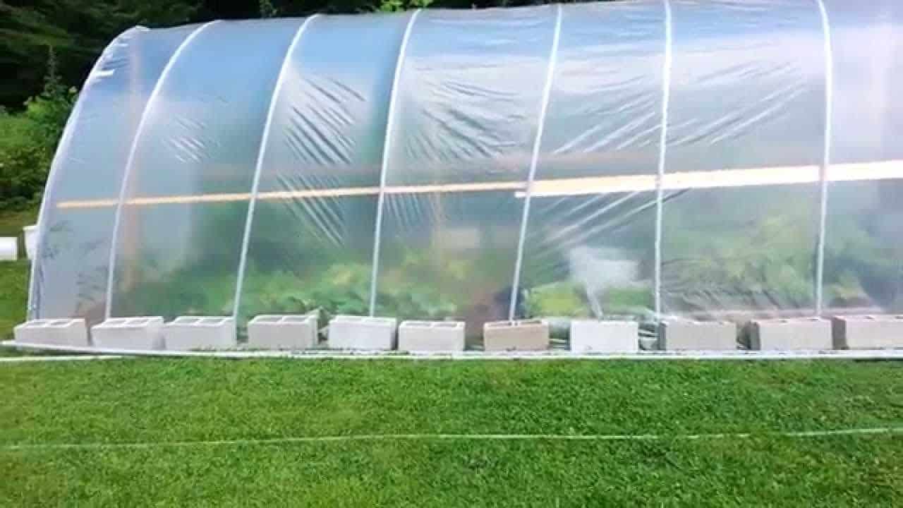 7 Easy To Build DIY Hoop House Plans And Instructions 7-easy-to-build-diy-hoop-house-plans-and-instructions