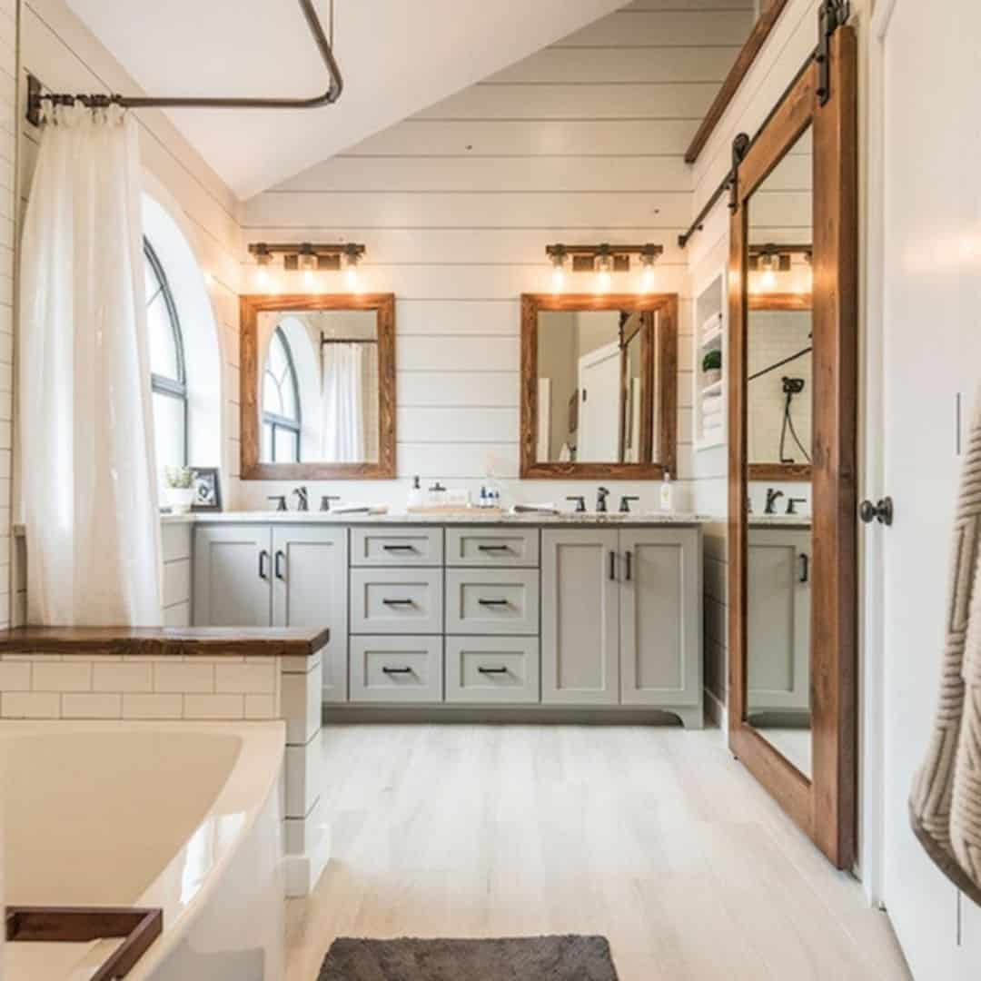Modern Farmhouse Rustic BathroomÂ