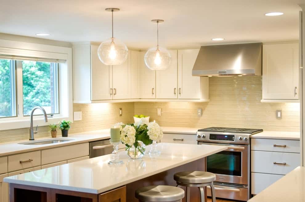 Use A Bright Color Palette To Make The Small Kitchen Feel More Spacious