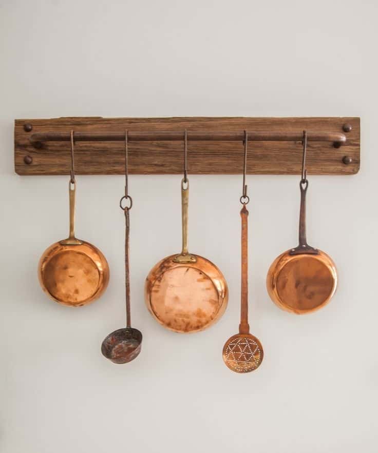 Wall-Mounted Copper Pots And Pans 